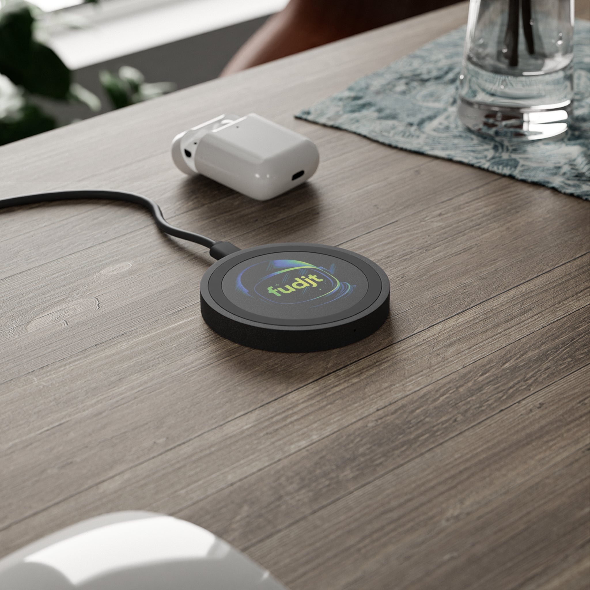 Astro fudjt Helmet Wireless Charging Pad for Android & iPhone
